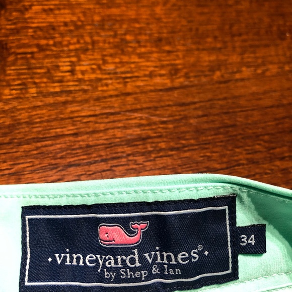 Vineyard Vines shorts - Picture 3 of 3